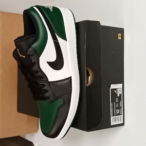 Jordan 1 Low Green Toe